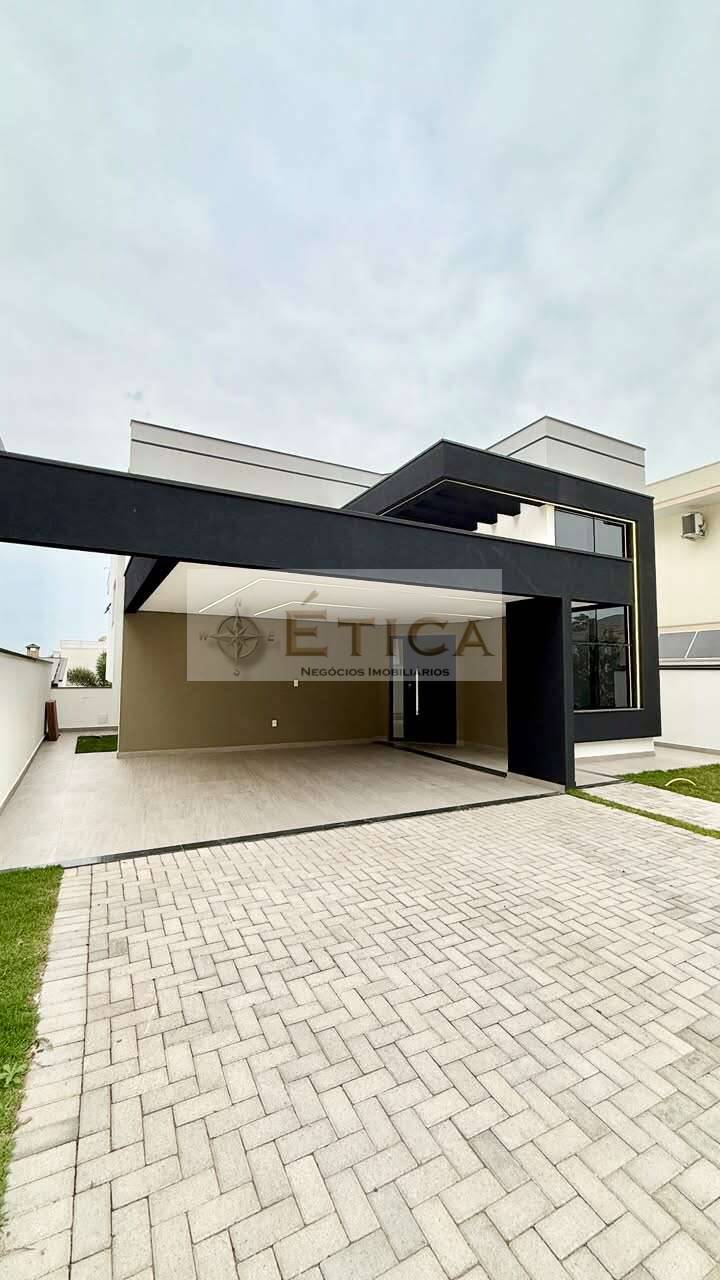 Casa de condomínio à venda, com 3 quartos, 229,78m²