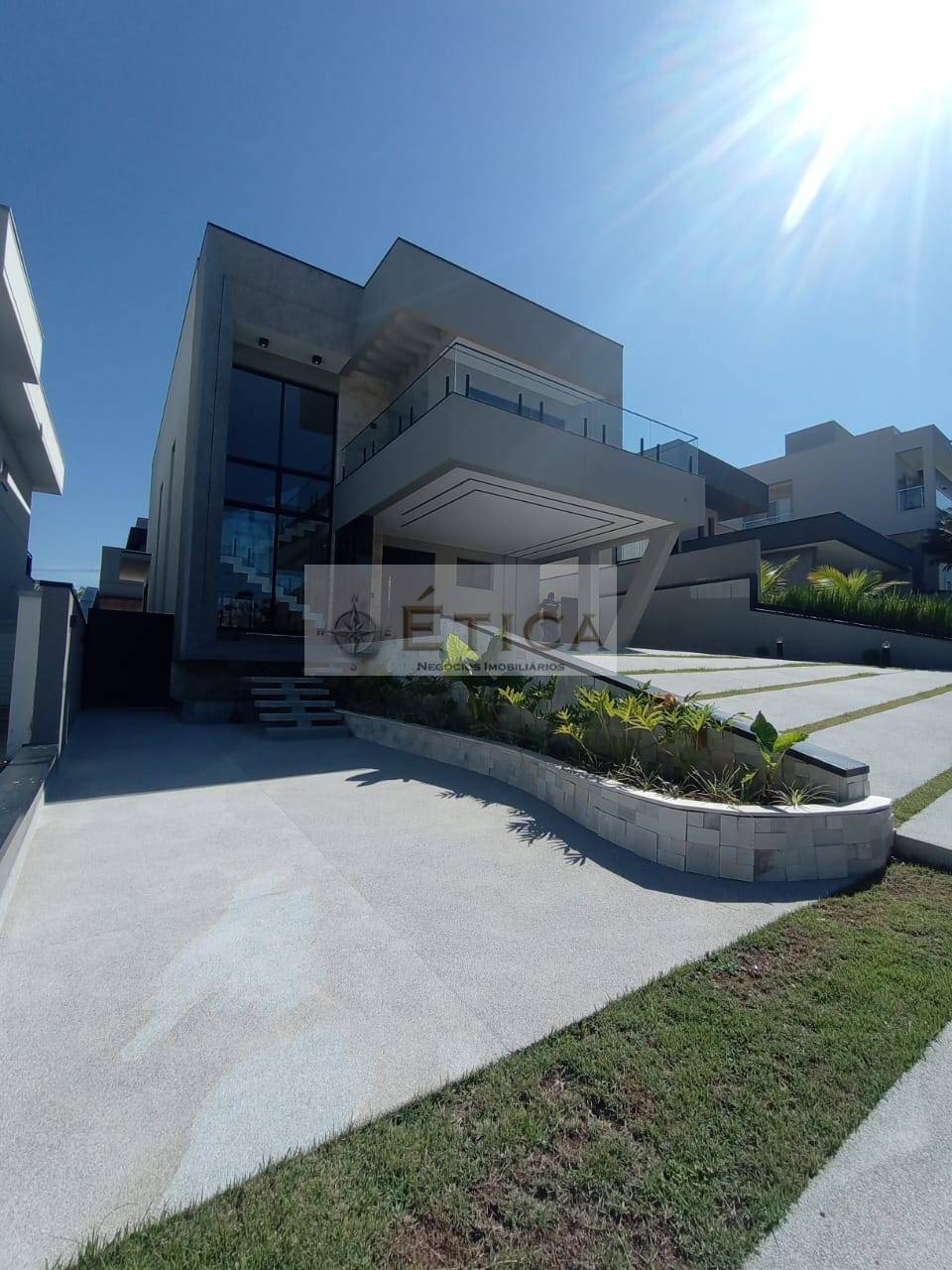 Casa exuberante disponível para venda no melhor condomínio da cidade!